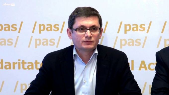 Deputatul ACUM Igor Grosu: În momentul în care Parlamentul propune spre discuţie un proiect care vizează instituţiile de drept, Procuratura începe cu descinderile