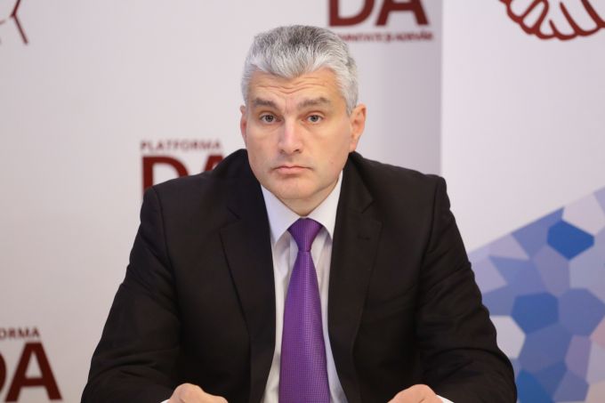 Alexandru Slusari: Declaraţia adoptată de Parlament, privind caracterul captiv al statului, trebuie să aibă consecinţe juridice