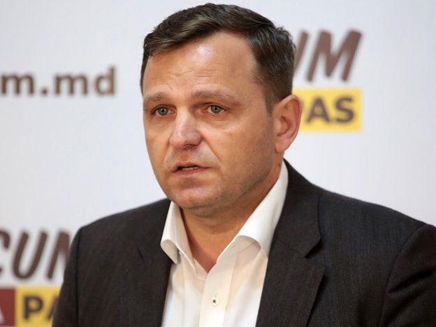 Andrei Năstase a sesizat CSP să iniţieze procedura de urmărire penală împotriva lui Eduard Harujen. Şedinţa va avea loc mâine