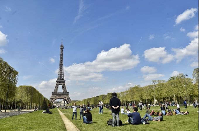 Parisul a declarat „stare de urgenţă climatică”