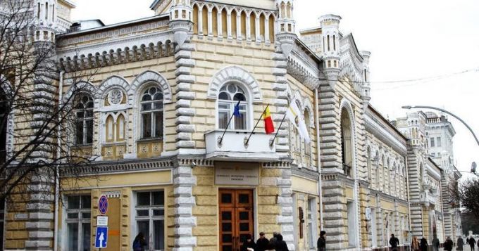 Doi şefi de la Primăria Chişinău şi-au dat demisia