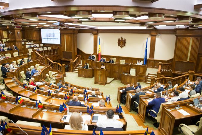 Zinaida Greceanîi vrea să convoace Parlamentul într-o sesiune extraordinară. Când ar putea avea loc şedinţe