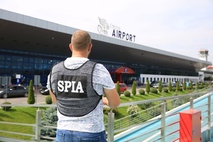 Percheziţii la Aeroportul Internaţional Chişinău şi la compania „Avia Invest” SRL