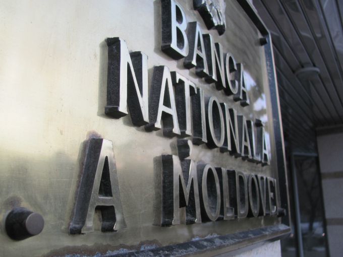 Parlamentul a aprobat modificări la legislaţia bancară