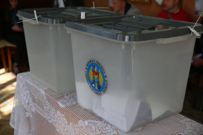 Raport: Votul alegătorilor fără domiciliu poate pereclita organizarea corectă a alegerilor