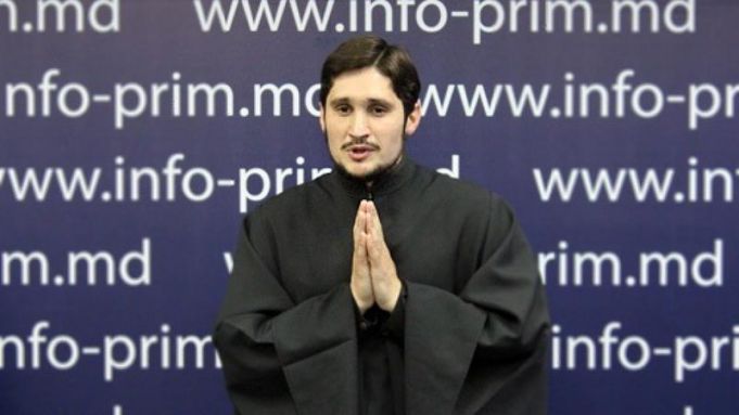 Preotul Ghenadie Valuţa a reclamat la poliţie doi jurnalişti, pentru defăimare pe reţelele de socializare