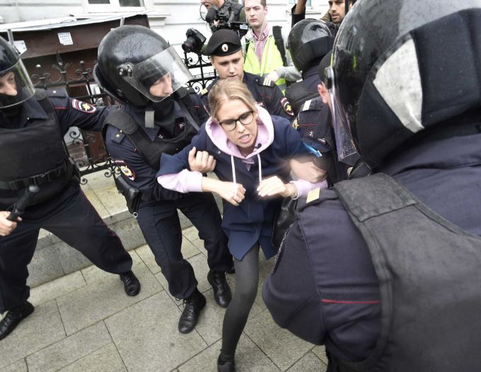Rusia: Aproape 200 de persoane arestate la Moscova, inclusiv 10 jurnalişti, în timpul unei manifestaţii a opoziţiei
