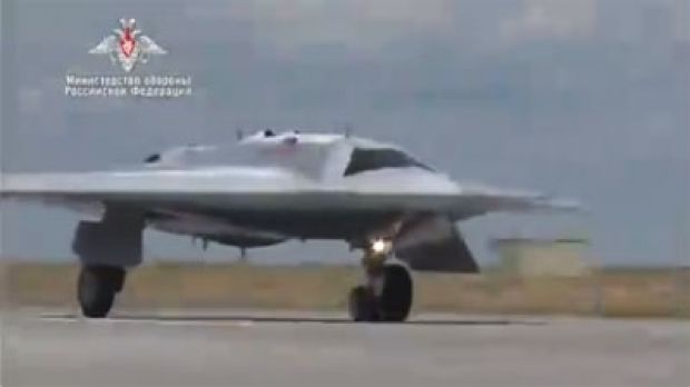 "Ohotnik", o dronă grea de spionaj, invizibilă pe radar, a efectuat cu succes primul zbor, a anunţat armata rusă
