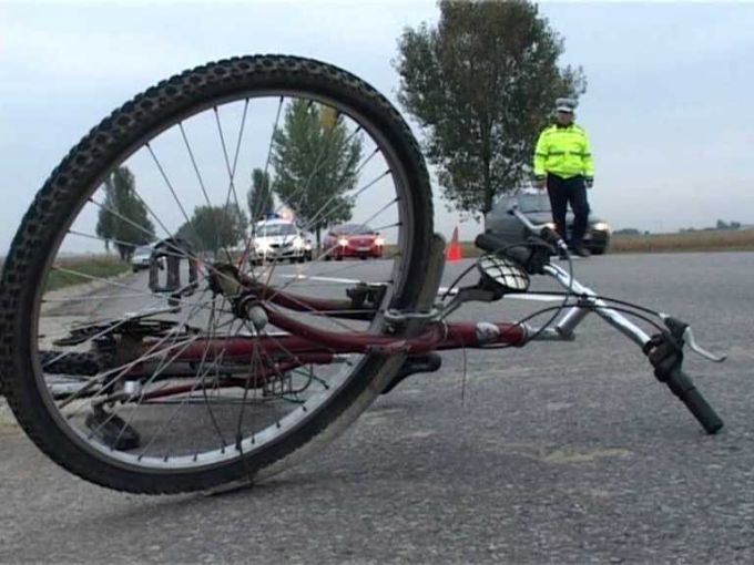 Un biciclist de 17 ani a decedat după ce a fost lovit de o maşină la Soroca