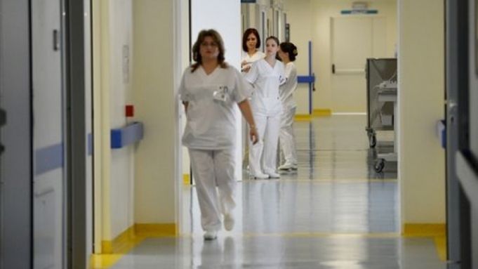 Modificări: Medicii şi infirmierele care fac gărzi de noapte vor primi mai mult