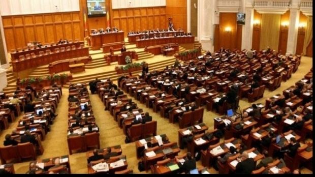 Senatul îşi alege preşedintele, după demisia lui Tăriceanu