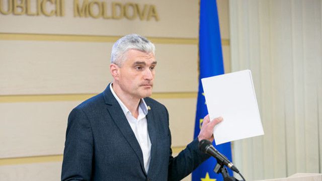 Alexandru Slusari reacţionează la acuzaţiile aduse de către Valeriu Lazar: Sub semnătura lui Aeroportul a zburat în ofshor
