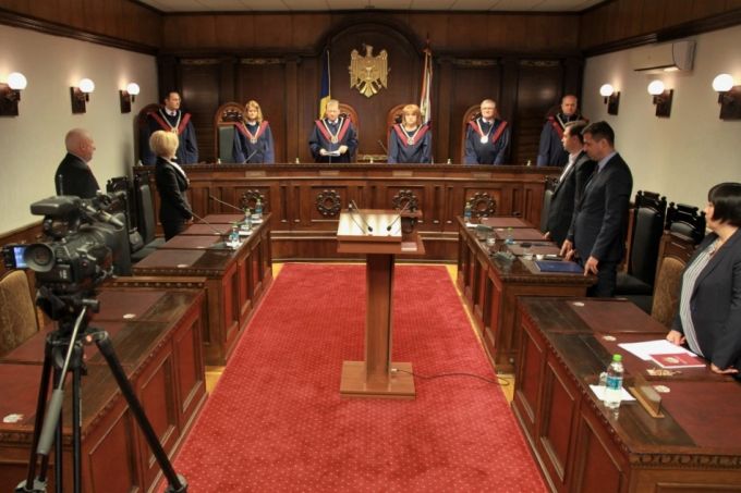 Curtea Constituţională a validat mandatele a doi noi deputaţi