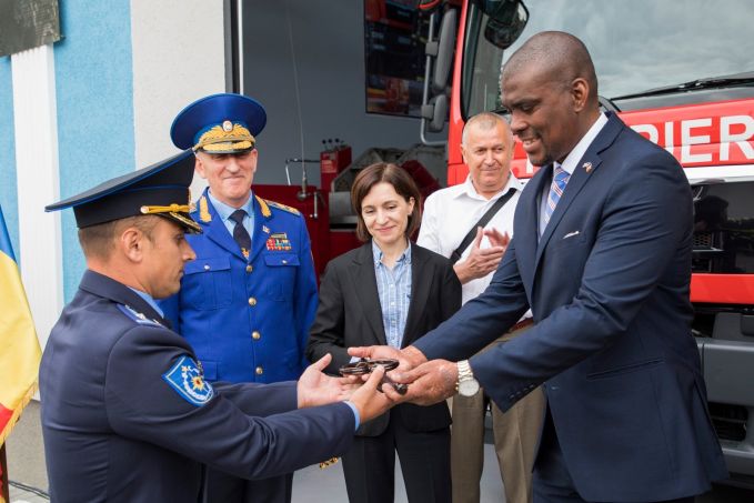 FOTO. Maia Sandu şi Dereck J. Hogan au inaugurat o nouă  staţiei de pompieri şi salvatori. Investiţie de 423 770 de dolari