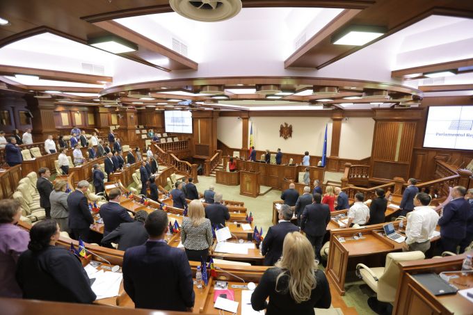 UPDATE/LIVE. Marina Tauber şi Reghina Apostolova au rămas fără imunitate parlamentară