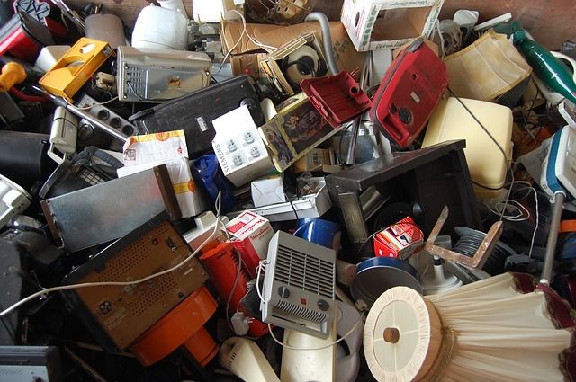 Peste 100kg de electronice uzate s-au strâns la lansarea campaniei naţionale de colectare a deşeurilor