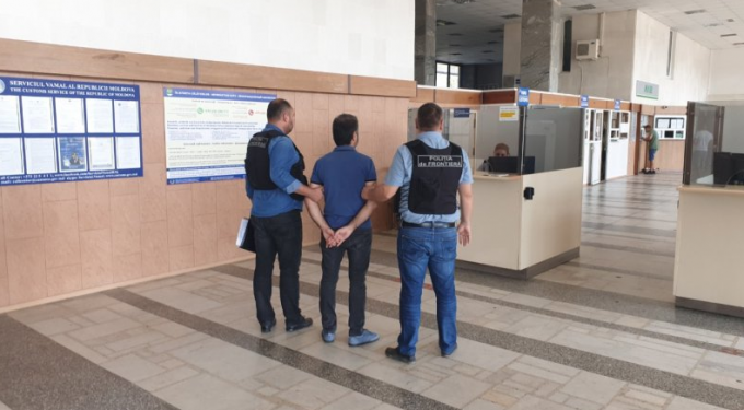 Un cetăţean turc, căutat de INTERPOL, a fost reţinut pe Aeroportul Internaţional Chişinău