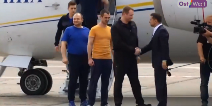 Rusia-Ucraina: Avioanele care transportau prizonieri au aterizat la Kiev şi la Moscova