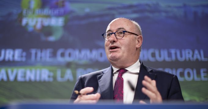 Comisarul european pentru comerţ avertizează Marea Britanie: Orice retorică de tipul ”şi cu varza unsă şi cu slănina în pod” nu va funcţiona
