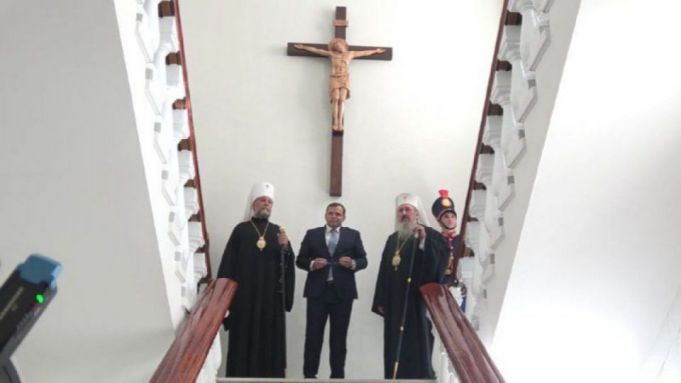 Reacţia lui Andrei Năstase, după ce a fost somat să aducă scuze publice pentru instalarea crucifixului în sediul MAI