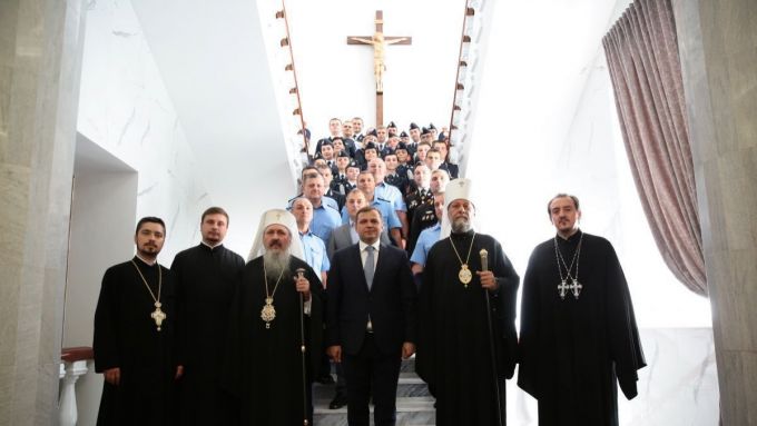 Reacţia Mitropoliei Moldovei faţă de decizia de a scoate crucifixul din sediul MAI: Este „un act de blasfemie”