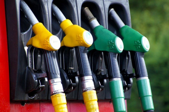 Reacţia ANRE în legătură cu creşterea preţurilor la carburanţi