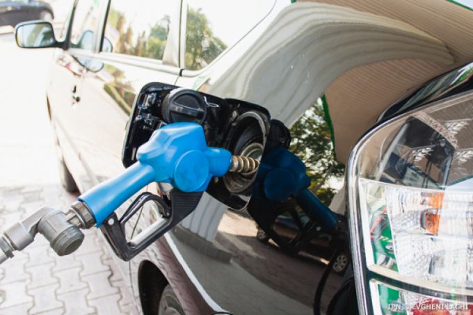 Preţurile la carburanţi ar putea să nu mai fie stabilite de petrolişti