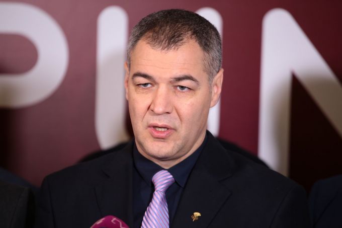 Octavian Ţîcu critică dur prestaţia lui Igor Dodon la APCE: Discursul unei slugi mincinoase, preocupată să-şi protejeze stăpânul