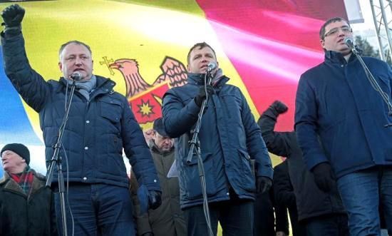 Renato Usatîi confirmă că Igor Dodon ar fi luat de la Vlad Plahotniuc câte 1 milion de lei săptămânal, pentru protestele din 2015
