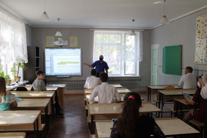 Şcolile cu predare în limba română din stânga Nistrului şi-au modernizat dotările tehnice cu sprijinul Programului activităţilor pentru reintegrarea ţării 2020