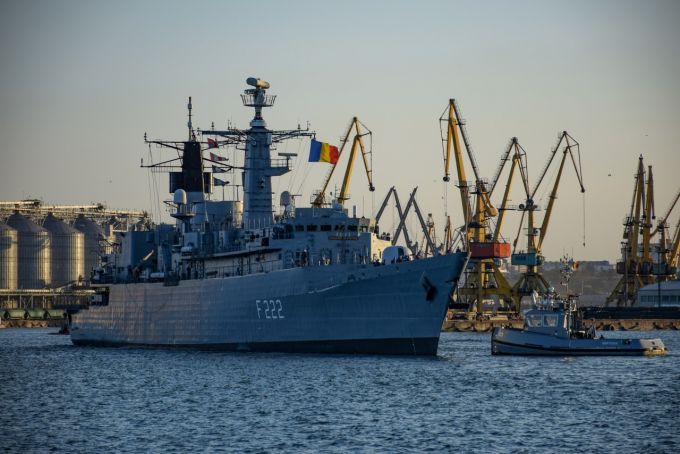 Fregata “Regina Maria” participă la cea de-a treia misiune NATO din acest an pentru a descuraja potenţiale ameninţări în bazinul estic al Mediteranei