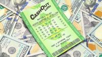 SUA. Un bărbat a sfidat probabilităţile şi a câştigat la loterie de două ori într-un an. A doua oară şi-a dublat câştigul