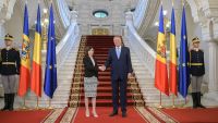 Preşedintele Iohannis o felicită pe Maia Sandu pentru câştigarea alegerilor prezidenţiale din R. Moldova