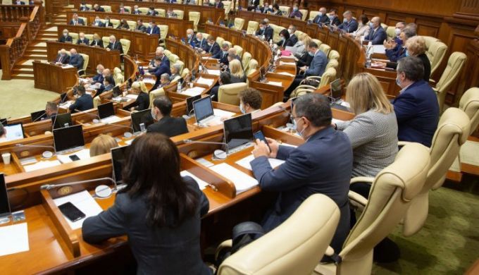 Platforma parlamentară ”Pentru Moldova” a fost constituită oficial, din deputaţii Partidului Şor şi câţiva foşti deputaţi Pro Moldova