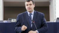 Prezidenţiale R. Moldova. Eurodeputatul Eugen Tomac: "În turul II votul va fi unul geopolitic. UE are şansa de a fi mai convingătoare decât matrioştile lui Putin"