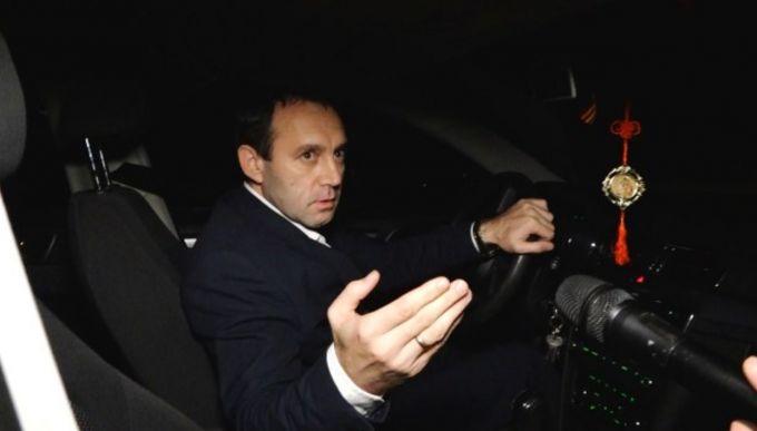 VIDEO. Preşedintele socialist al raionului Floreşti, surprins beat la volan. Poliţia anunţă că „a patrulat perimetrul”, dar nu l-a găsit