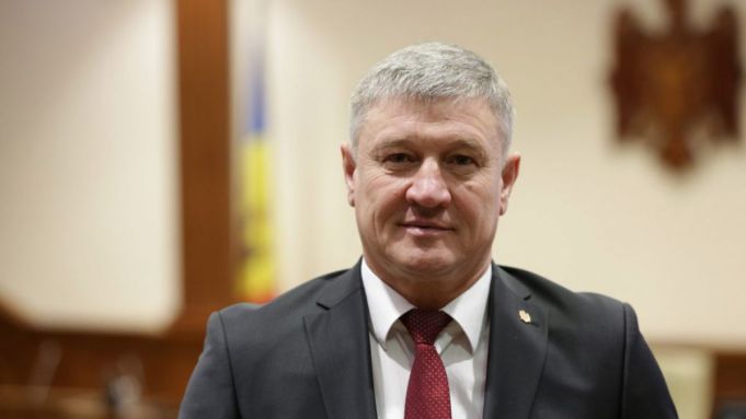 Deputatul Gheorghe Braşovschi a părăsit grupul „Pro Moldova” şi aderă la „Pentru Moldova”