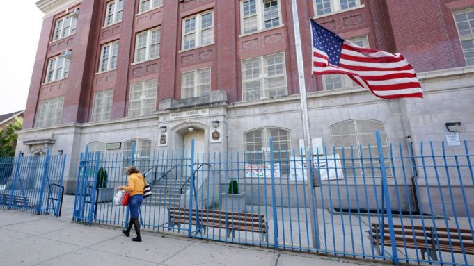 Coronavirus: Şcolile primare din New York se redeschid pe 7 decembrie, în pofida creşterii numărului de infectări