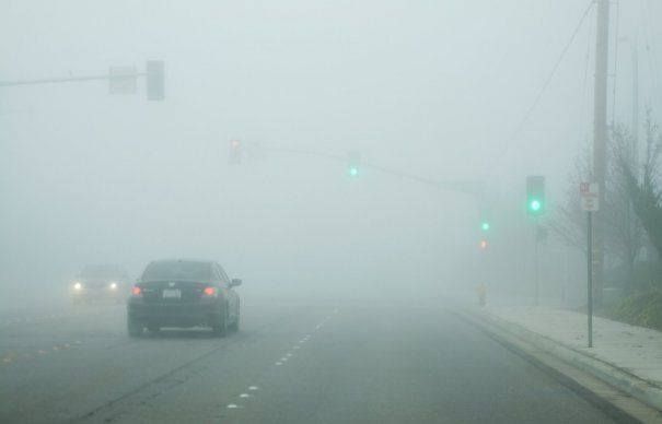 Cod Galben de ceaţă: Conducătorii auto şi pietonii, îndemnaţi să fie prudenţi