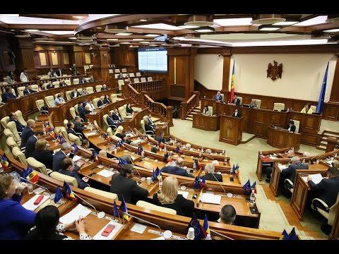 Parlamentul se întruneşte într-o nouă şedinţă