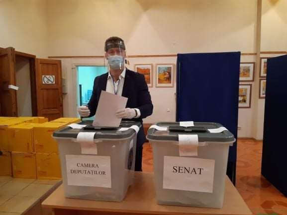 Alegeri România: Timpii de aşteptare la secţiile de votare deschise în R. Moldova