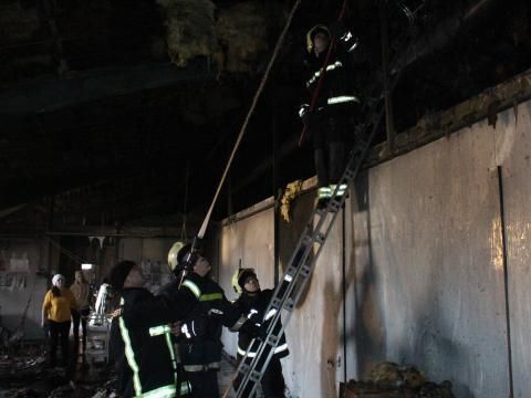 Intervenţia pompierilor la Bălţi. O fabrică a fost cuprinsă de flăcări