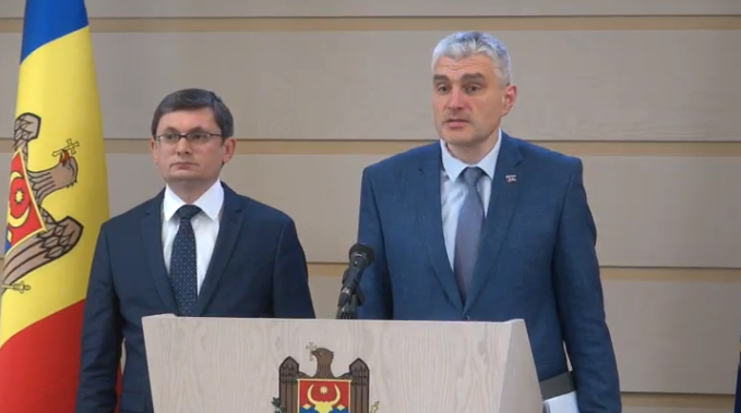 VIDEO. UPDATE. Alexandru Slusari: Timp de 30 de minute, fracţiunile PAS şi PPDA vor bloca tribuna Parlamentului