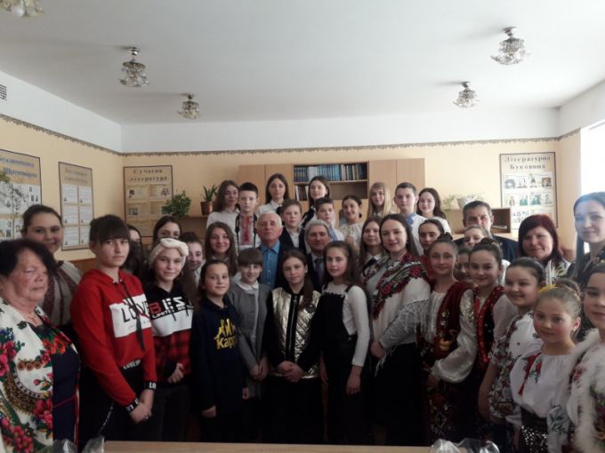 Omagiu limbii române, la cea mai veche şcoală românească din Cernăuţi
