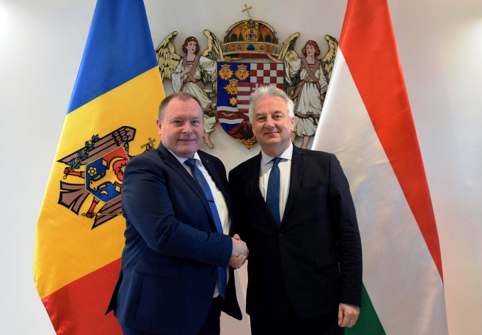 Invitat la Budapesta de ministrul de Externe al Ungariei, Aureliu Ciocoi s-a întâlnit doar cu viceministrul