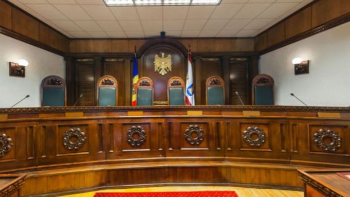 Un deputat va cere recuzarea unui judecător de la Curtea Constituţională de la examinarea dosarului cu privire la creditul rus