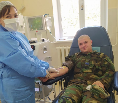 Un militar din Armata Naţională, tratat de coronavirus, a donat plasmă sanguină
