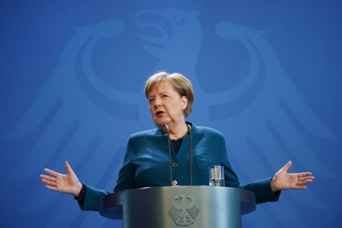 Cancelarul german Angela Merkel a ieşit din carantina