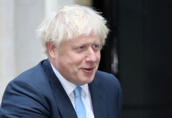 Premierul britanic Boris Johnson, diagnosticat cu COVID 19, a fost dus la Terapie Intensivă