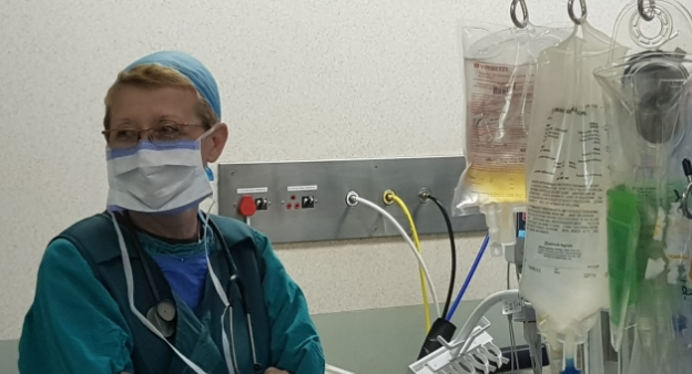 Interviu cu doi medici români care lucrează în Africa de Sud: Aici previziunile sunt foarte sumbre şi măsurile sunt de la început mai severe